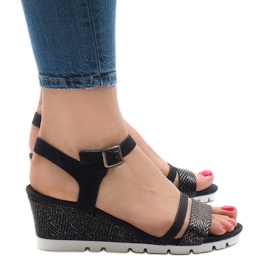 Crne sandale na platformi Y-8217 crno 1