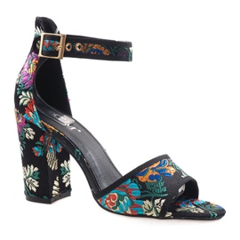 Crne sandale na stupu 77-14 crna 1