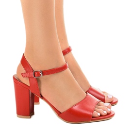 Crvene otvorene sandale na stupu FZ583 crvena 1