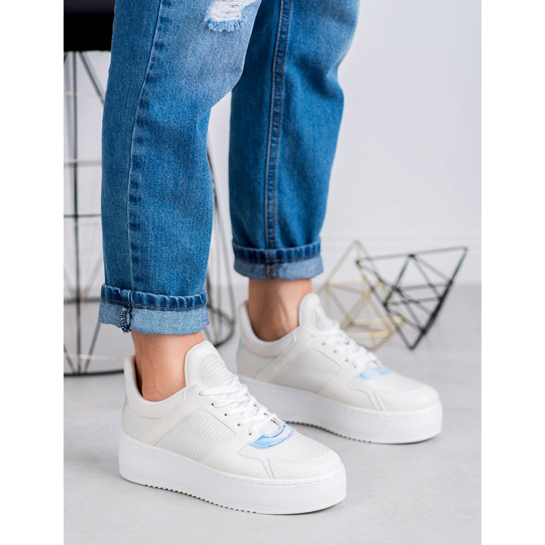 Ideal Shoes Tenisice sa sjajem bijela 2