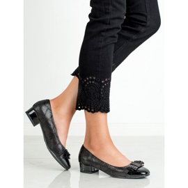 Kylie Pumpe s ravnom petom crno 2