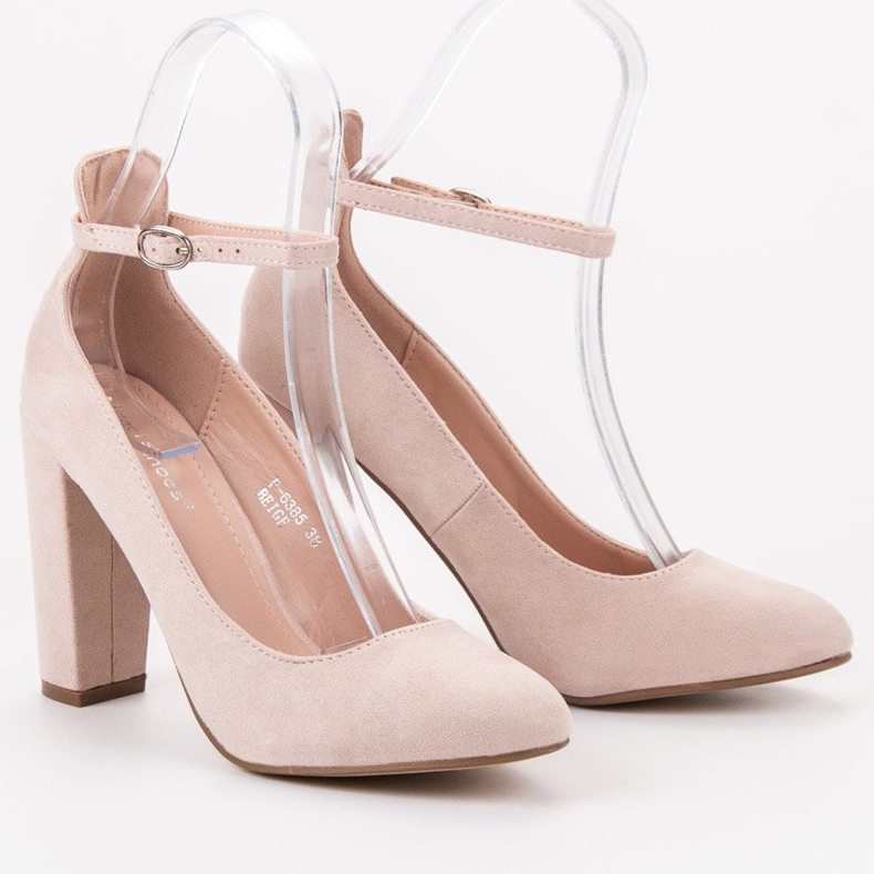 Ideal Shoes Pumpe pričvršćene kopčom smeđa 1