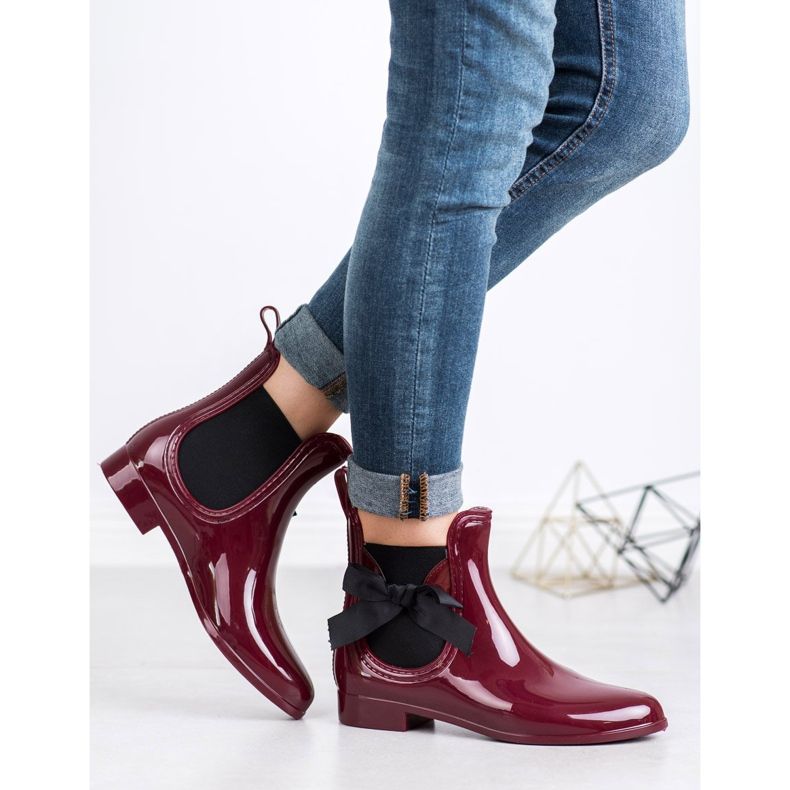 Kayla Galoše s lukom crvena 2