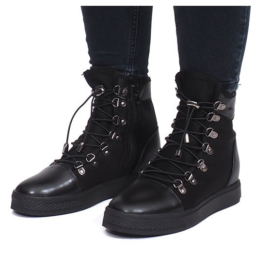 Crne ažurne tenisice na klin iz Mathilde crno 1