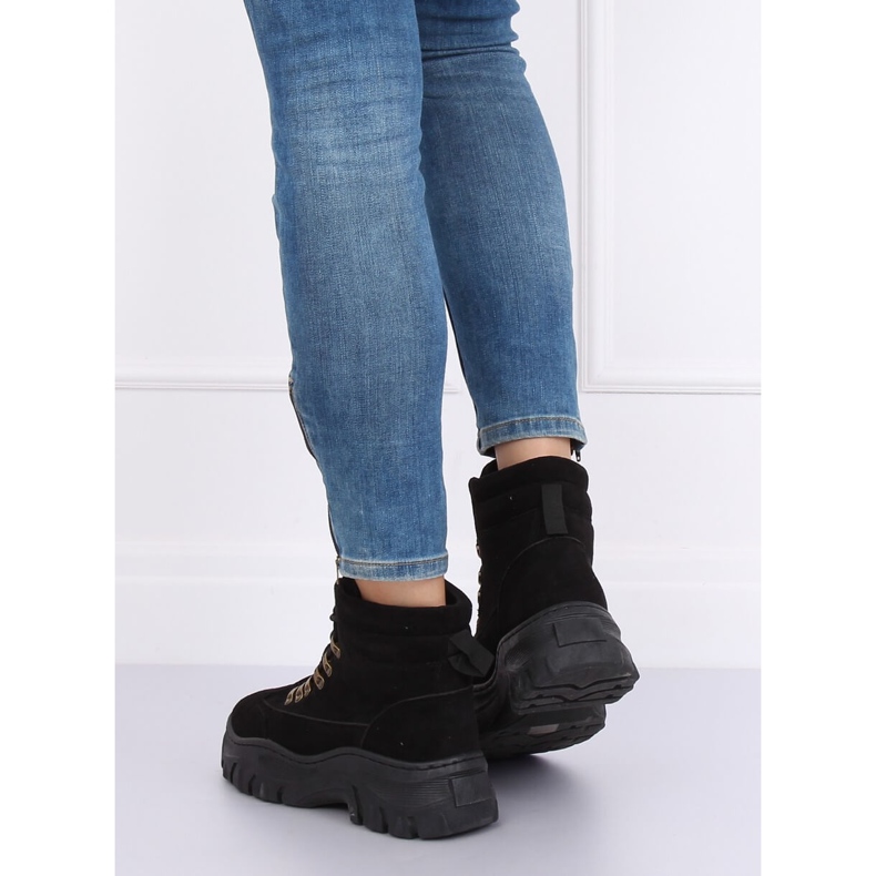 Crne sportske čizme iz 1967. godine crno 1