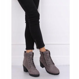 Sive čizme na zaštitniku W358 Siva 1