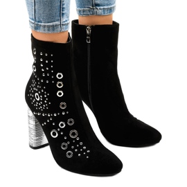 Crne gležnjače od antilopa na stupu AE28P crno 1