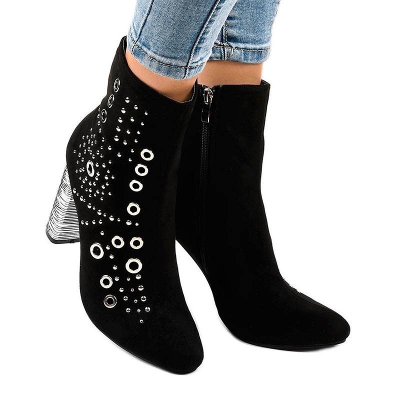 Crne gležnjače od antilopa na stupu AE28P crno 2