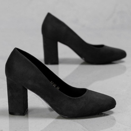 Ch. Creation Pumpe na stupu crna 1