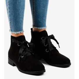 Crne čizme na vezanje od antilopa K123 crno 1