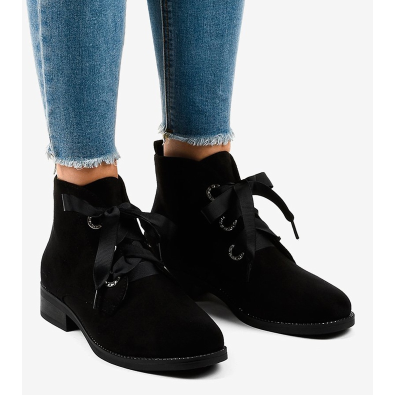 Crne čizme na vezanje od antilopa K123 crno 1