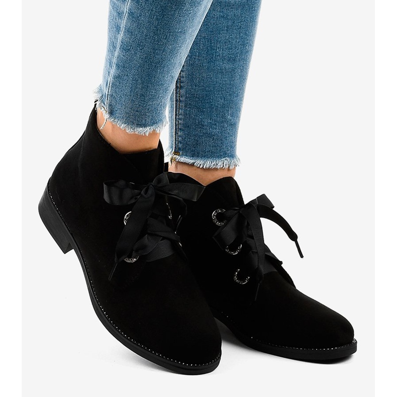 Crne čizme na vezanje od antilopa K123 crno 2