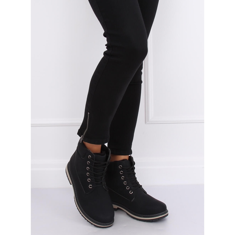 Crne izolirane drvene čizme W19-42 Crne crno 2