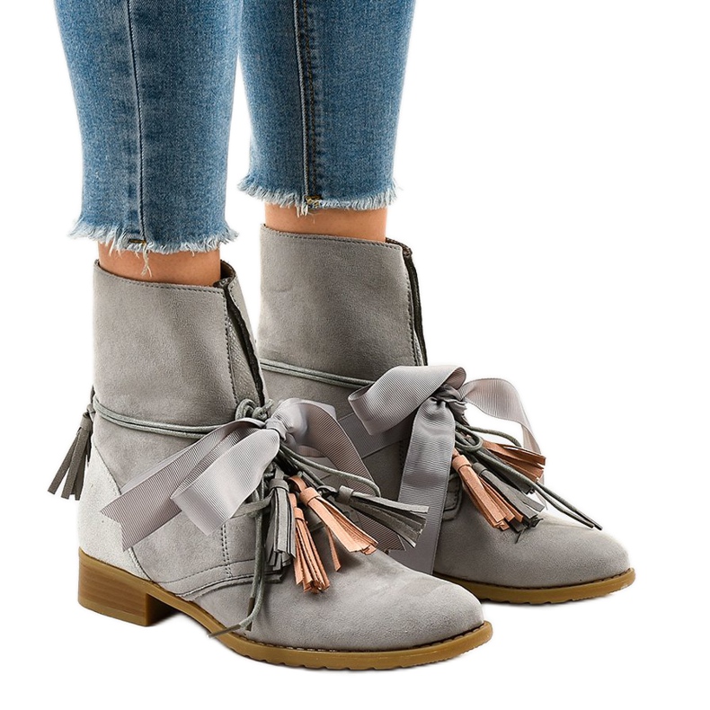 Sive ravne čizme vezane resama A-226 siva 1