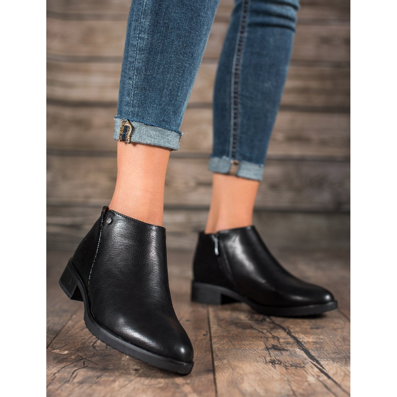 M.Daszyński Čizme na ravnu petu crna 1