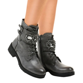 Sive ženske čizme s kopčom i dijamantima 0-251 siva 1