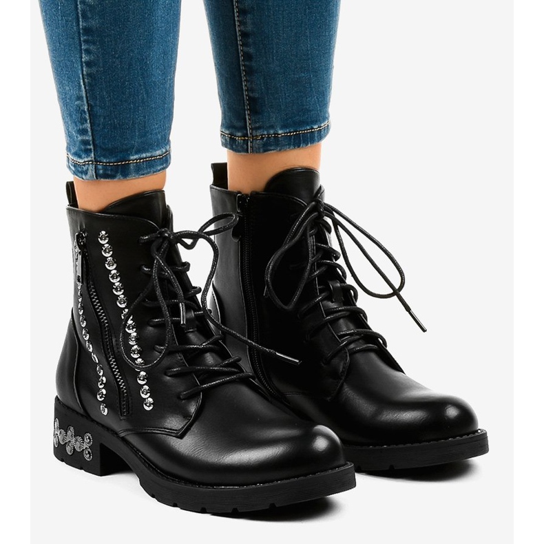 Crne ženske čizme s patentnim zatvaračem KL-602 crna 1