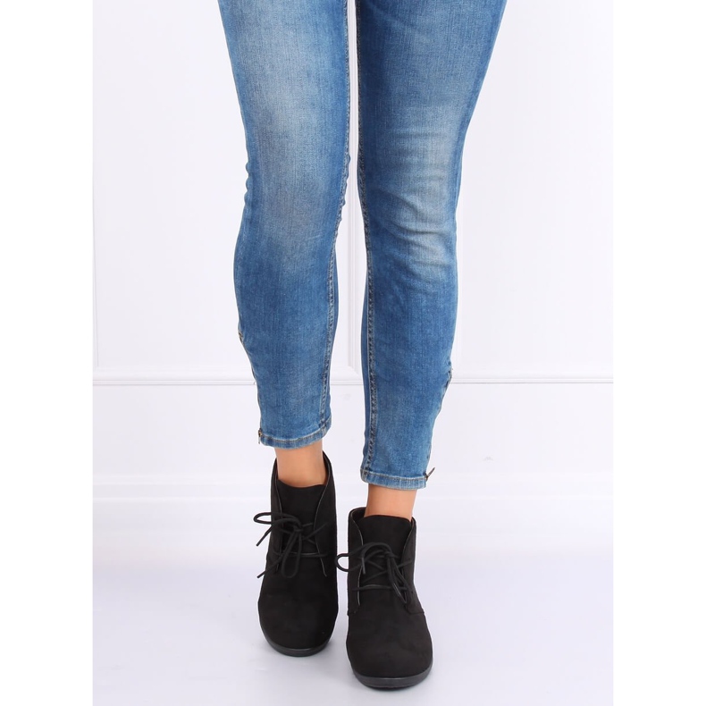 Crne čizme vezane na klinastu petu E3265 Crna crno 1