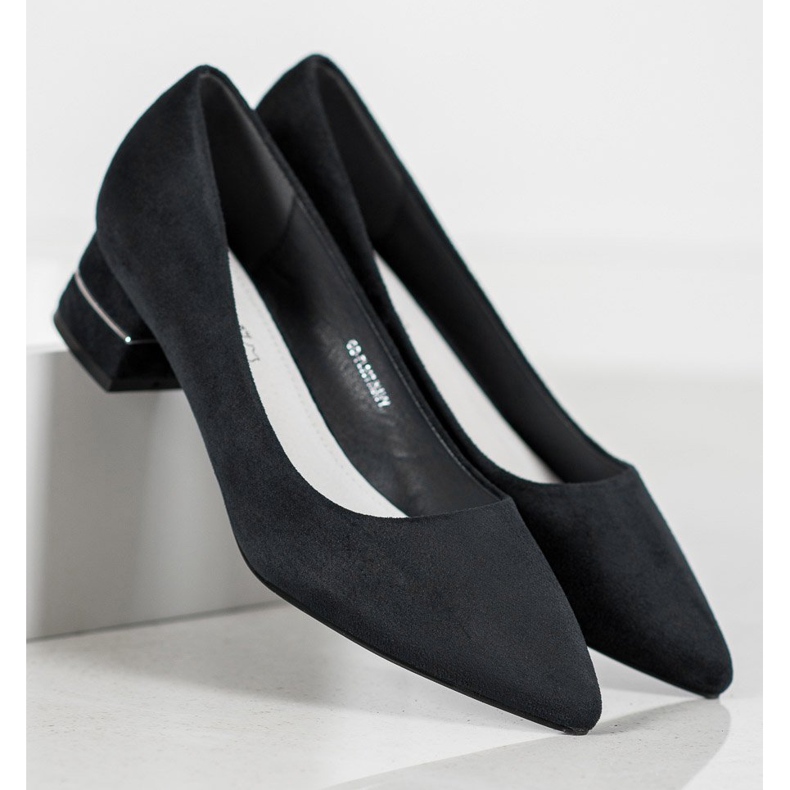 Goodin Pumpe s ukrasnim remenom crna 1