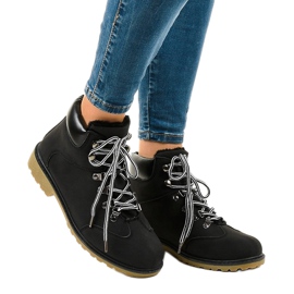 Crne izolirane čizme DS1702 crna 1