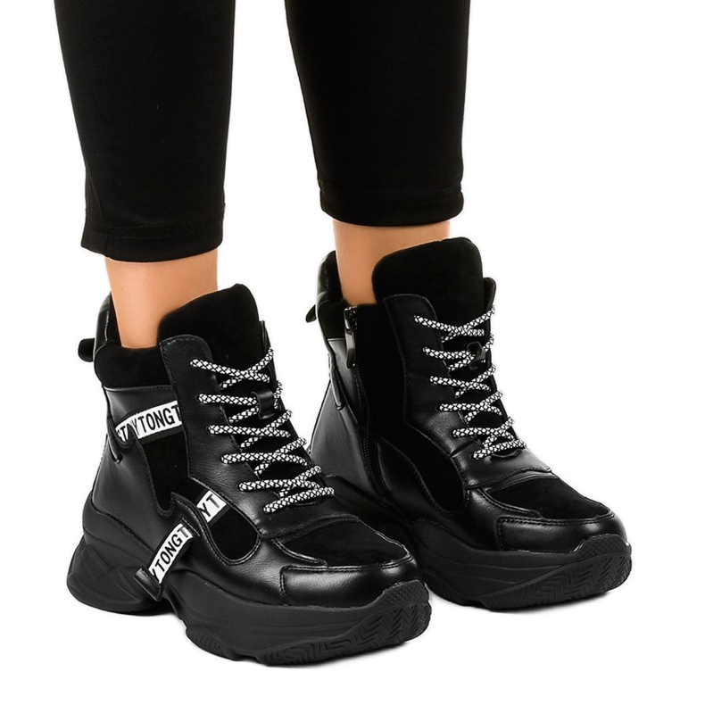 Crne ženske izolirane tenisice F803-7 crno 1