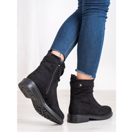 J. Star Crni radnici crna 2