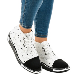 Bijele čizme na vezanje TS1811 bijela 2