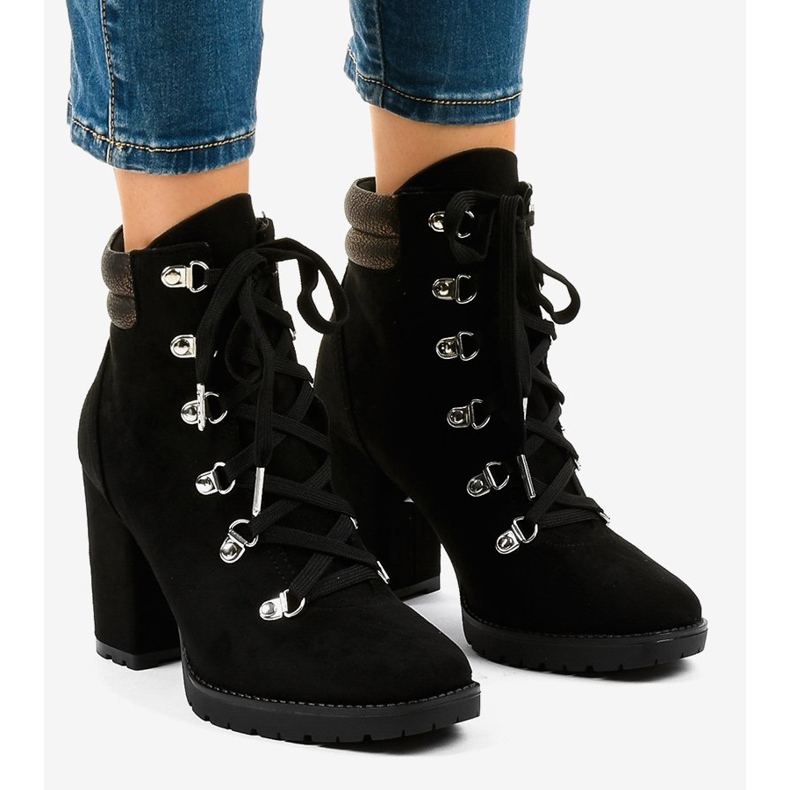 Crne čizme gležnjače sa zamkom na traci 8992 crno 1