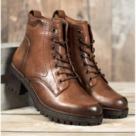 Filippo Traperi na platformi smeđa 1