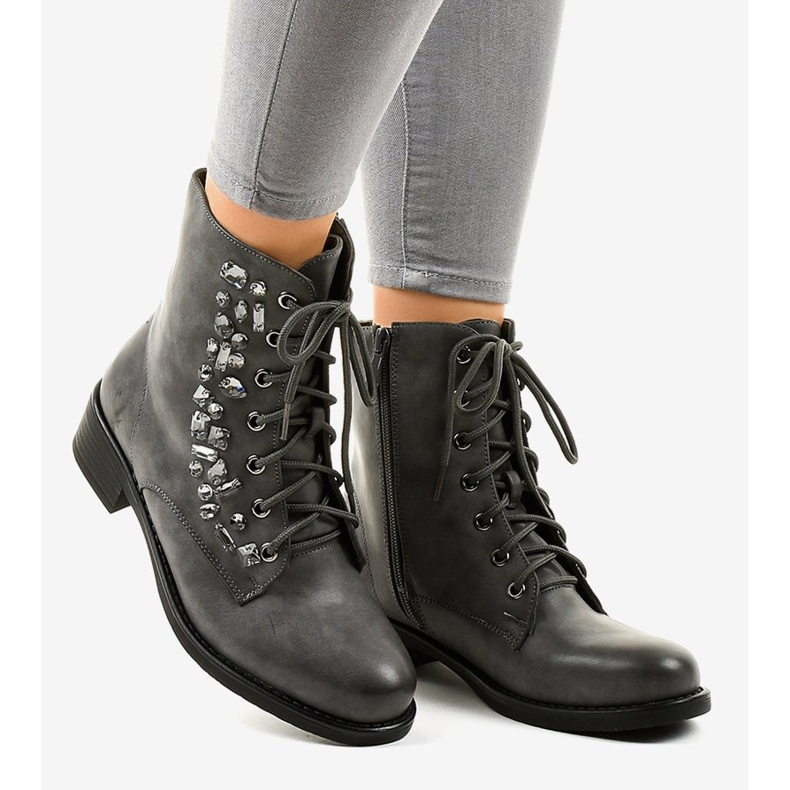 Sive ravne gležnjače s kamenjem 0-268 siva 2