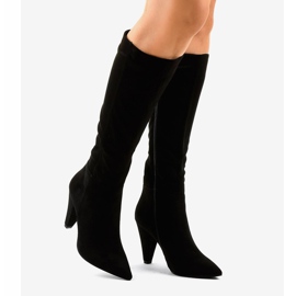 Ženske čizme od antilopa na postolju 8677 crno 2