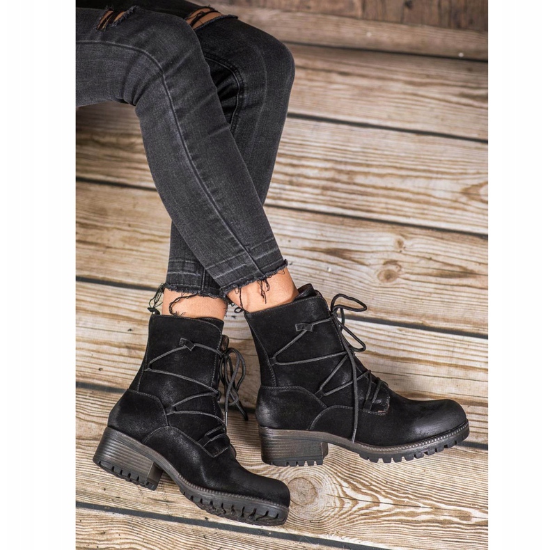 Kylie Sportski radnici crno 1