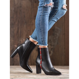 SHELOVET Čizme s ukrasnim pojasom crno 2