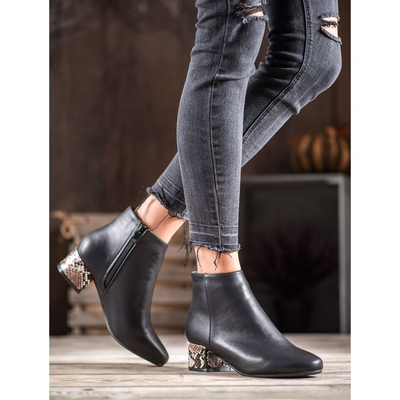 Weide Elegantne čizme sa zmijskim printom crno raznobojna 2