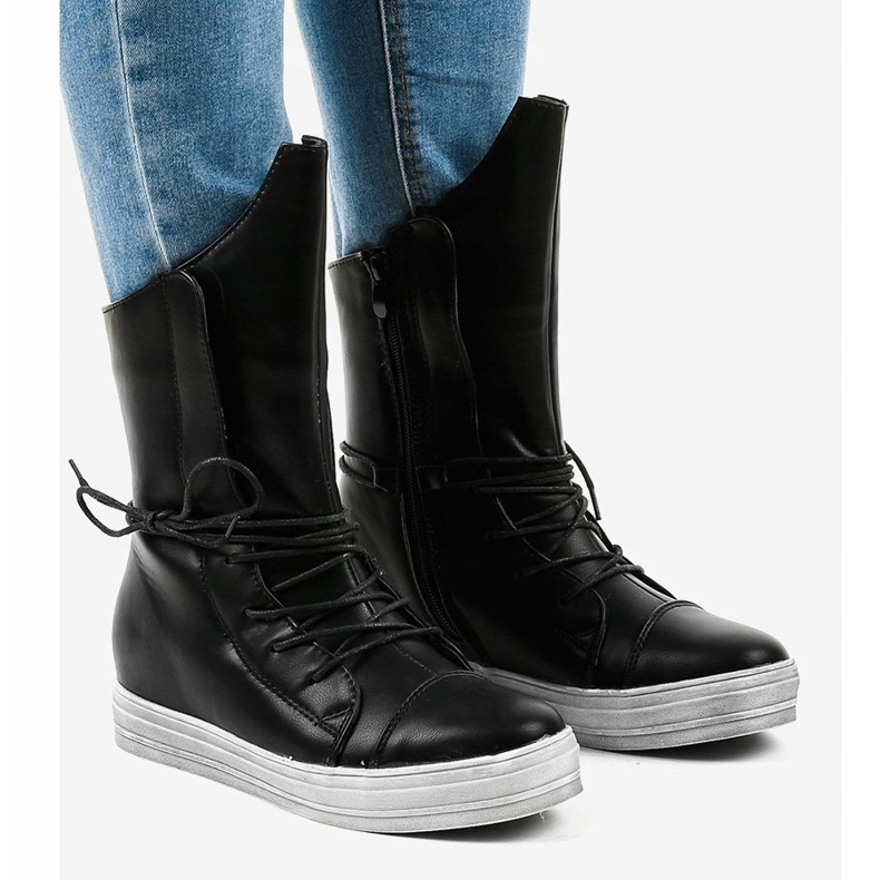 Crne tenisice, izolirane čizme HX5187-3 crno 1