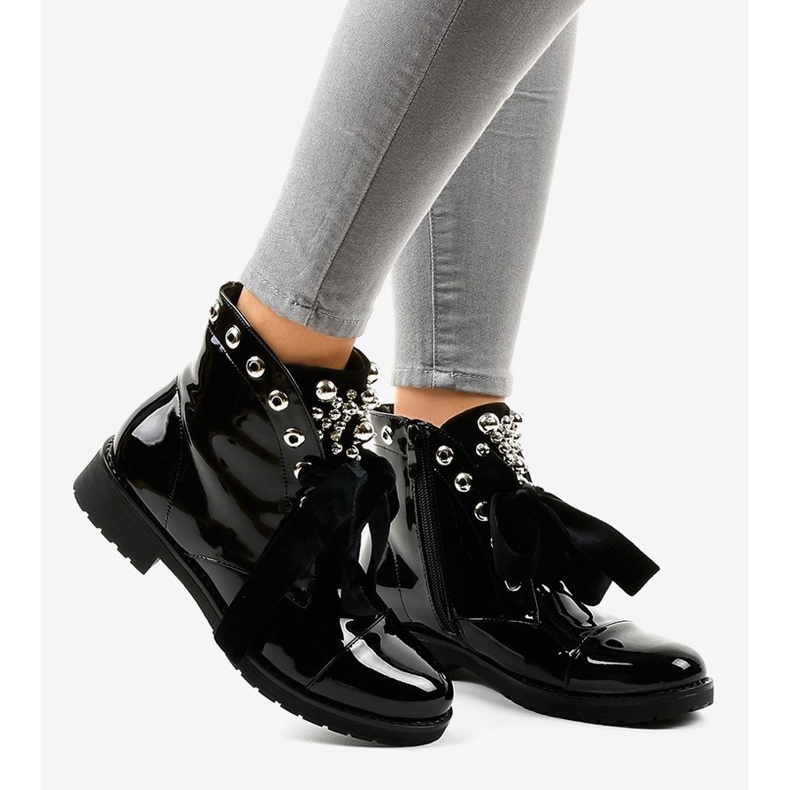 Crne lakirane izolirane čizme A3320EA crna 2