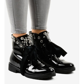 Crne lakirane izolirane čizme A3320EA crna 1