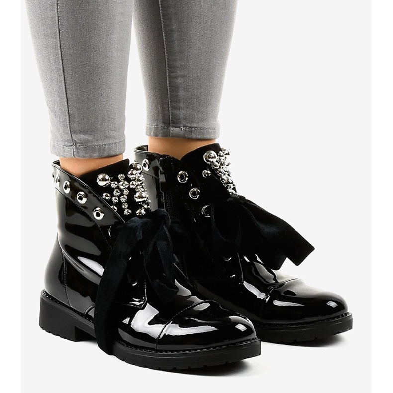 Crne lakirane izolirane čizme A3320EA crna 1