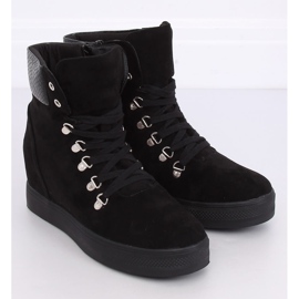 Crne čizme na klin RQ216 sa serpentinom crno 1