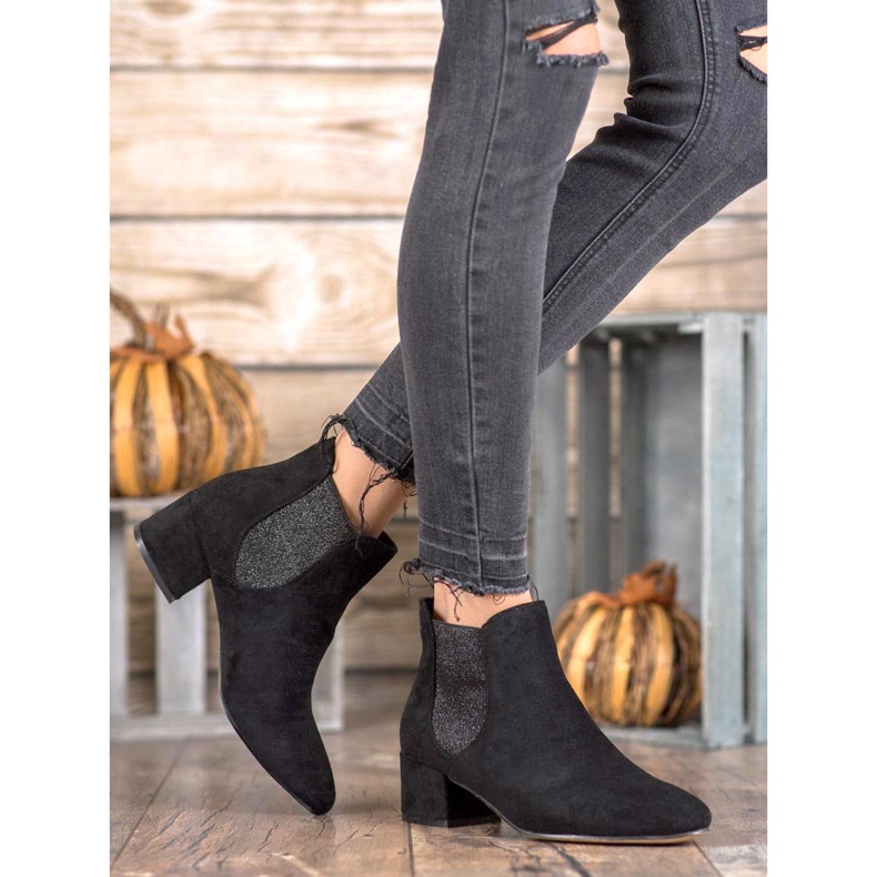 Ideal Shoes Chelsea čizme sa sjajem crna 1