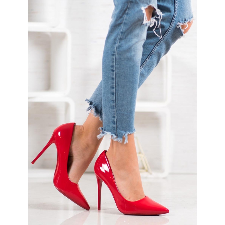 Small Swan Lakirane igle crvena 1