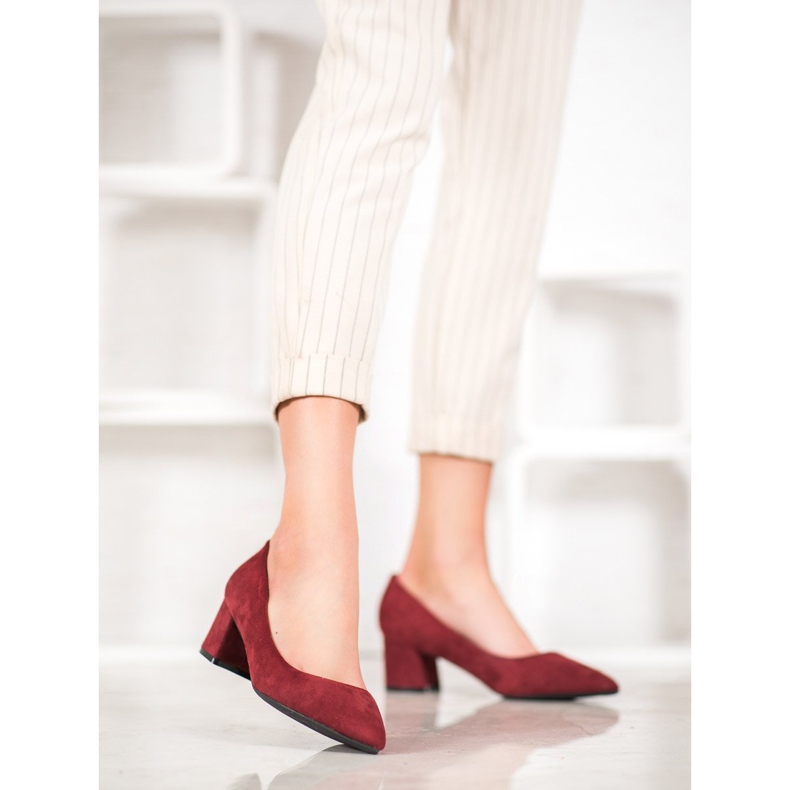 Fama Pumpe na stupu crvena 2