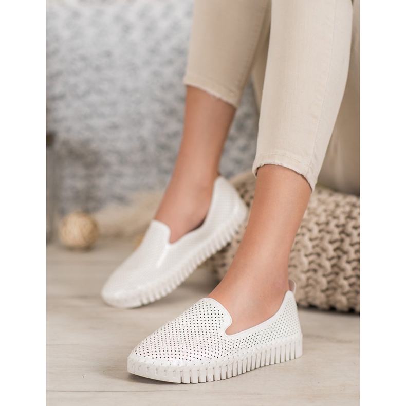 Goodin Bijeli Gospodari na platformi bijela 1