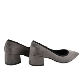 Pumpe od sivog antilopa na stupu L436 siva žuta boja 1