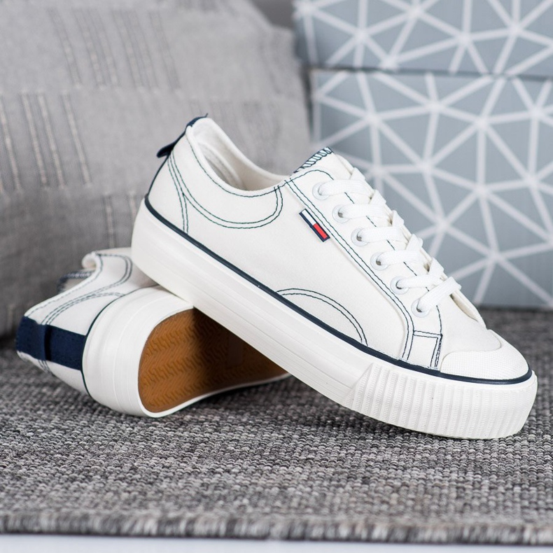 SHELOVET Bijele tenisice na platformi bijela 1