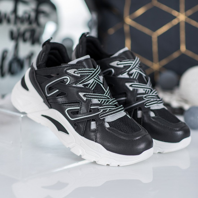 Small Swan Udobne tenisice od eko kože crno 1