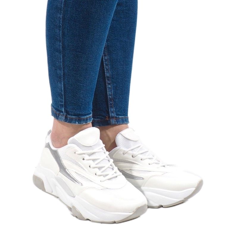 Bijele sportske tenisice SX001-9 bijela 1