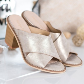 Sergio Leone Zlatne papuče na šanku zlatna 2