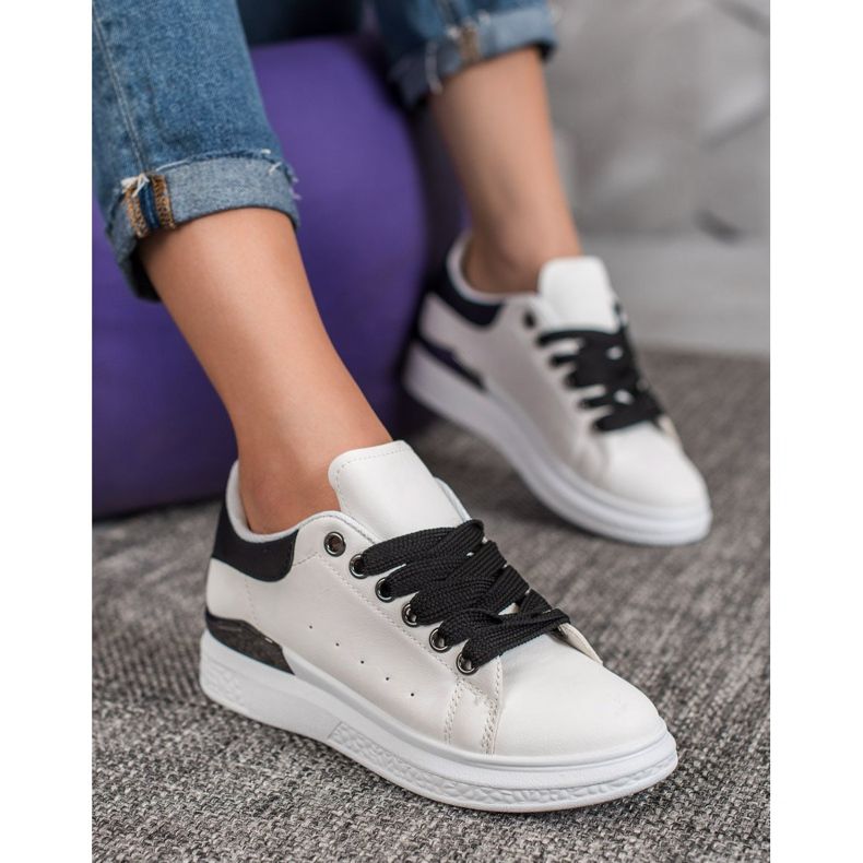 SHELOVET Tenisice na platformi s eko kožom bijela 1