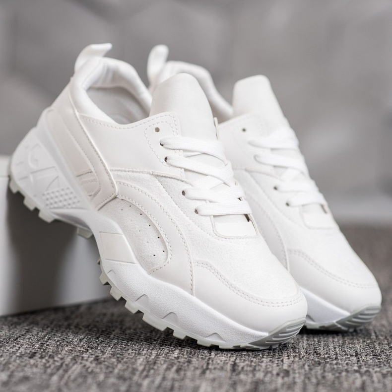 MCKEYLOR Sportske cipele bijela 1